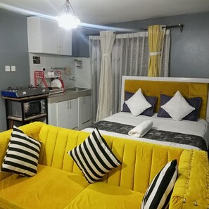 1 habitación, tabla de planchar con plancha y wifi 