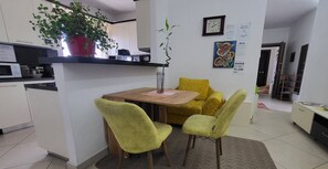 Shared Dormitory, 1 Bedroom, Smoking, Balcony | Dining room