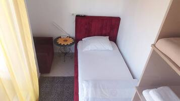 Dortoir Partagé, 1 chambre, fumeurs, balcon | 1 chambre