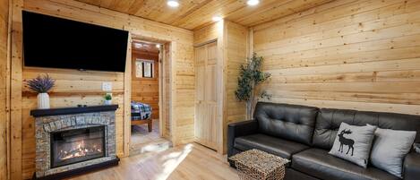 Smart TV, fireplace