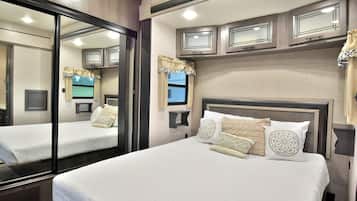 1 bedroom, free WiFi, bed sheets