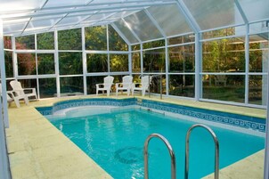 Kauden mukainen ulkouima-allas