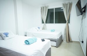 2 chambres, fer et planche à repasser, draps fournis