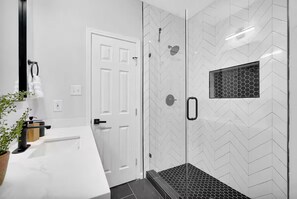 Hair dryer, towels, soap, toilet paper - Remodeled Gated home, Sleep 6 by Houston Downtown, Medical Center, NRG Stadium (Houston)