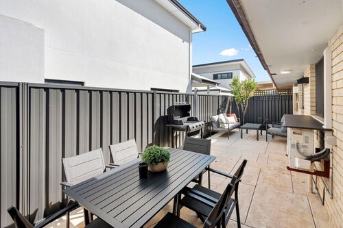 Coastal Elegance! A Luxurious, Dreamy Escape!