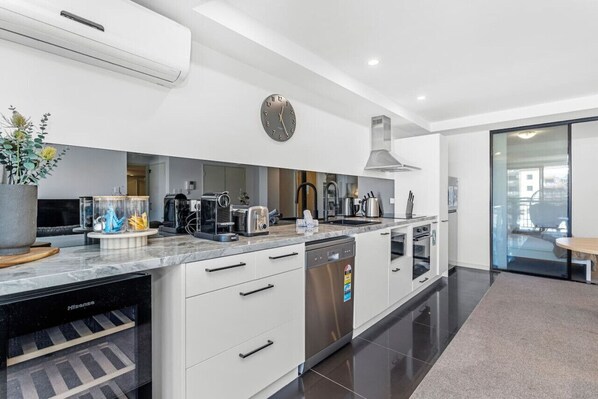 Fridge, microwave, oven, stovetop