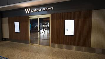 المنشأة من الخارج