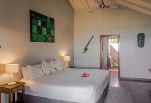 Comfort Double or Twin Room, 1 King Bed, Non Smoking, Ocean View | In-room safe, blackout drapes, free WiFi