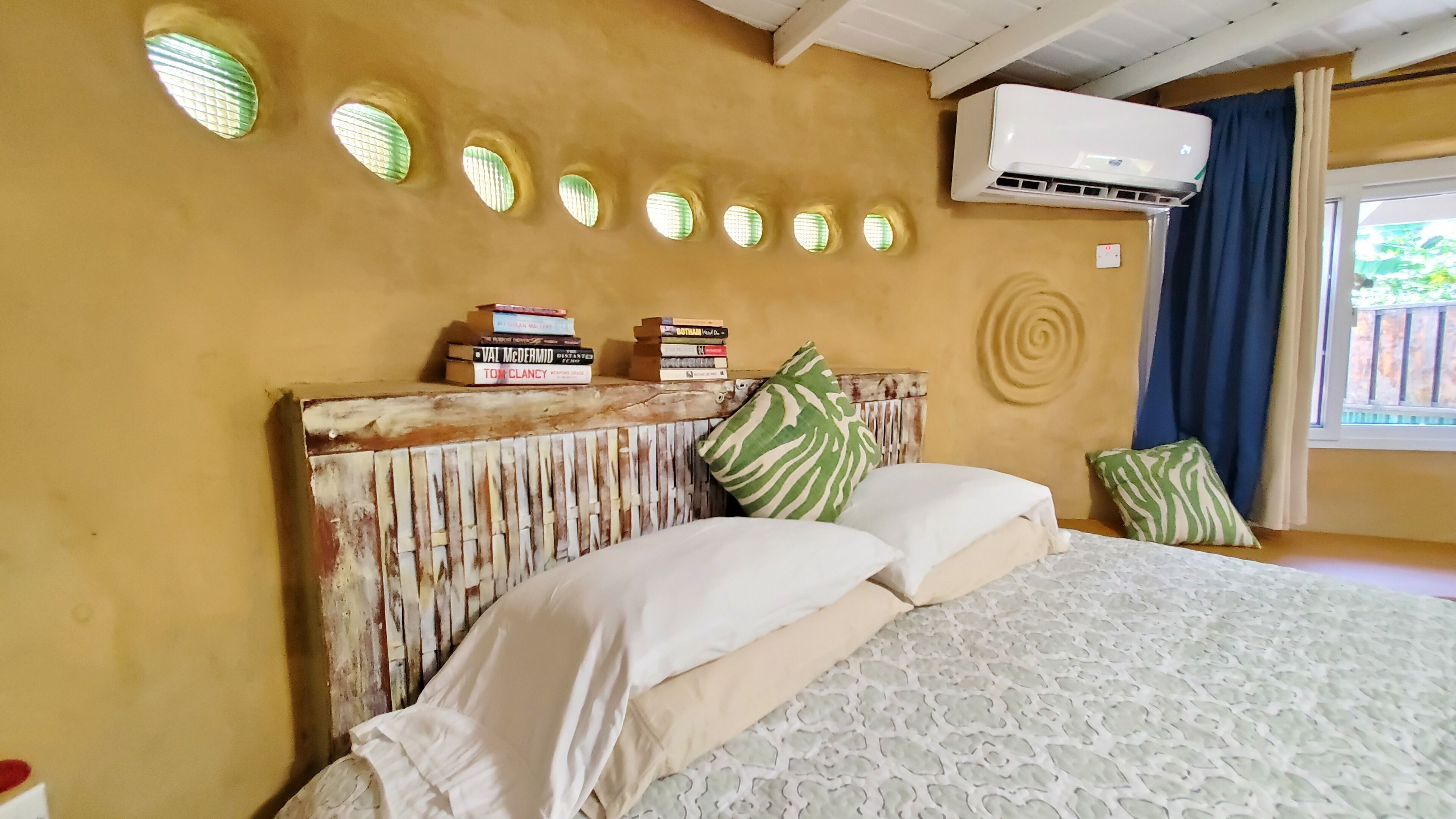 1 bedroom, in-room safe, iron/ironing board, free WiFi