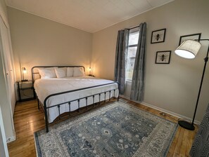 2 bedrooms, desk, iron/ironing board, free WiFi