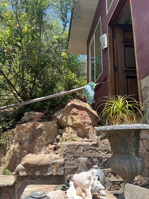 Exterior detail - The Loft at Topanga Canyon: Cottage Retreat with Trails, Creek & Mountain View (Topanga)