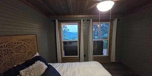 2 bedrooms, WiFi, bed sheets - Treehouse Valley Fairfield Bay (Fairfield Bay)