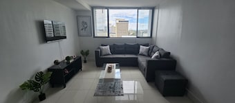 Chic 2-bedroom apartment with WiFi, gym in awesome central Windhoek.