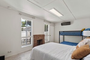 3 chambres, fer et planche à repasser, Wi-Fi gratuit, draps fournis