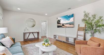 Modern Coastal Retreat – 3BR Gem in Long Beach