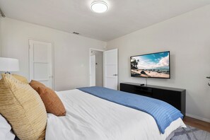 3 bedrooms, iron/ironing board, free WiFi, bed sheets