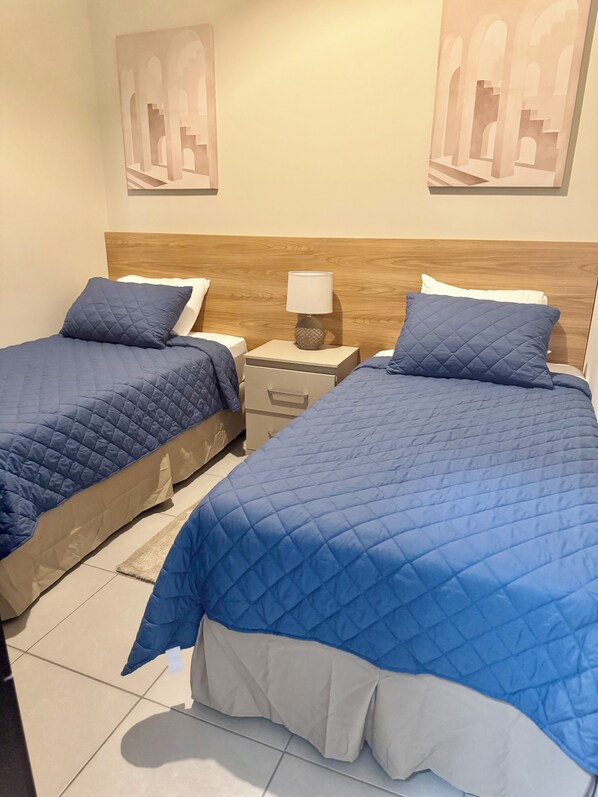 3 habitaciones, tabla de planchar con plancha y wifi gratis 