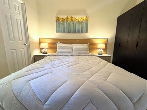 3 bedrooms, iron/ironing board, free WiFi, bed sheets