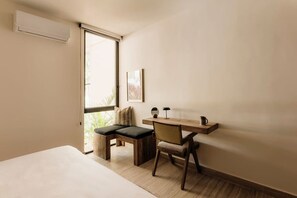 3 bedrooms, iron/ironing board, travel crib, free WiFi