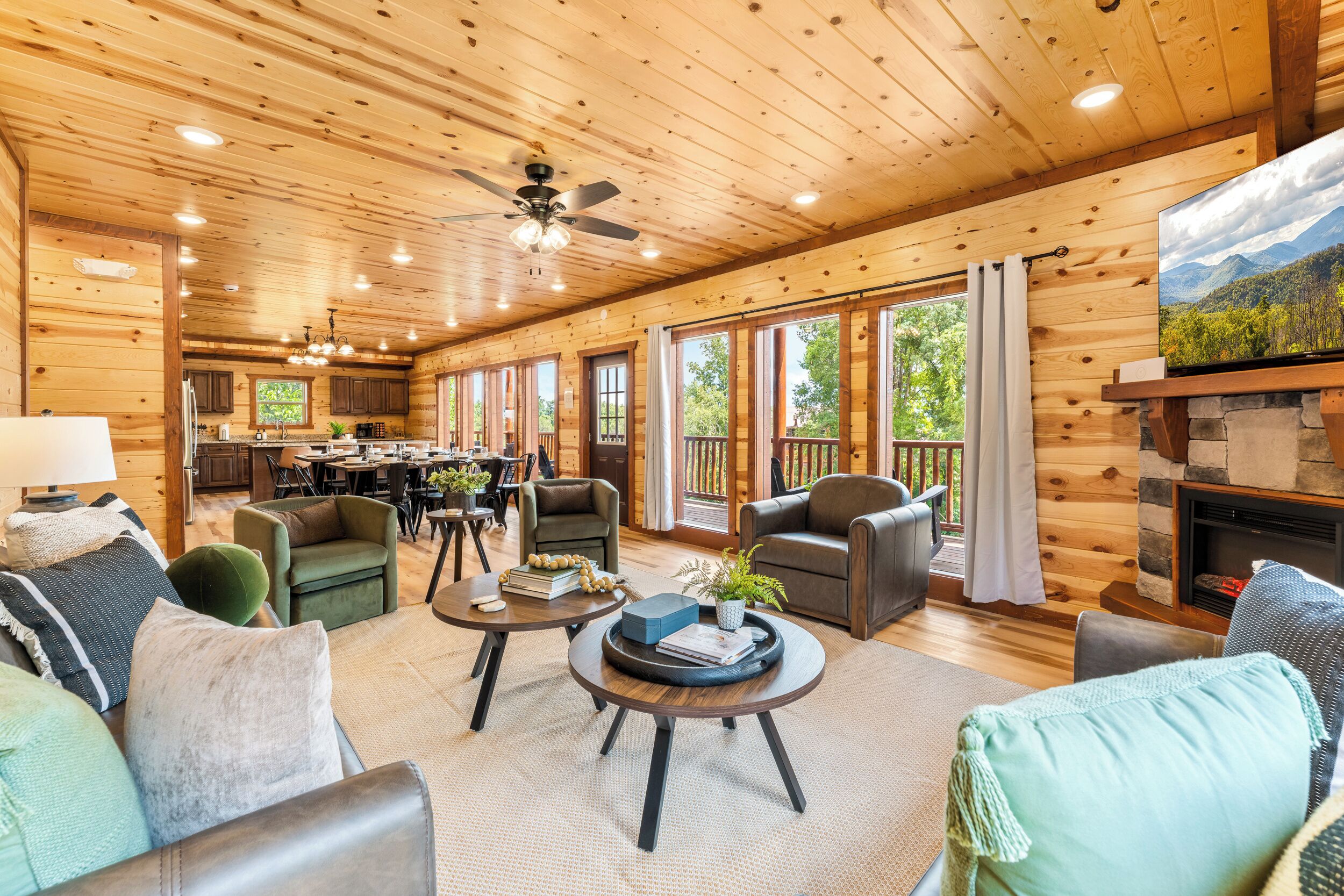 تلفزيون ذكي، مدفأة، كرة قدم الطاولة