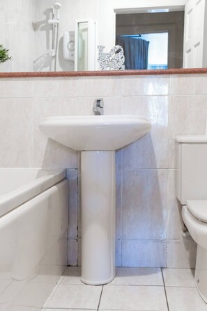 Apartment, 1 Schlafzimmer, Stadtblick | Badezimmer