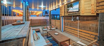 Salty Texan by Avantstay Central Location, Views