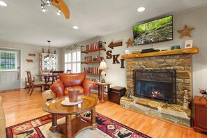Smart TV, fireplace - Tranquility Beech: 2BR Condo Steps from the Slopes--Parking Lot Level: No Stairs (Banner Elk)