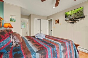 2 habitaciones, tabla de planchar con plancha, wifi y ropa de cama 