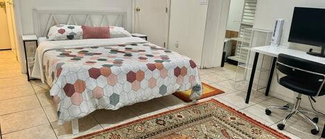 2 Schlafzimmer, Schreibtisch, Bügeleisen/Bügelbrett, kostenloses WLAN