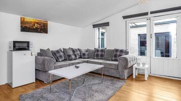 Apartment, Garden View | Living room