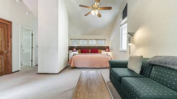 4 dormitoris, planxa i posts de planxar, wifi gratuïta i roba de llit