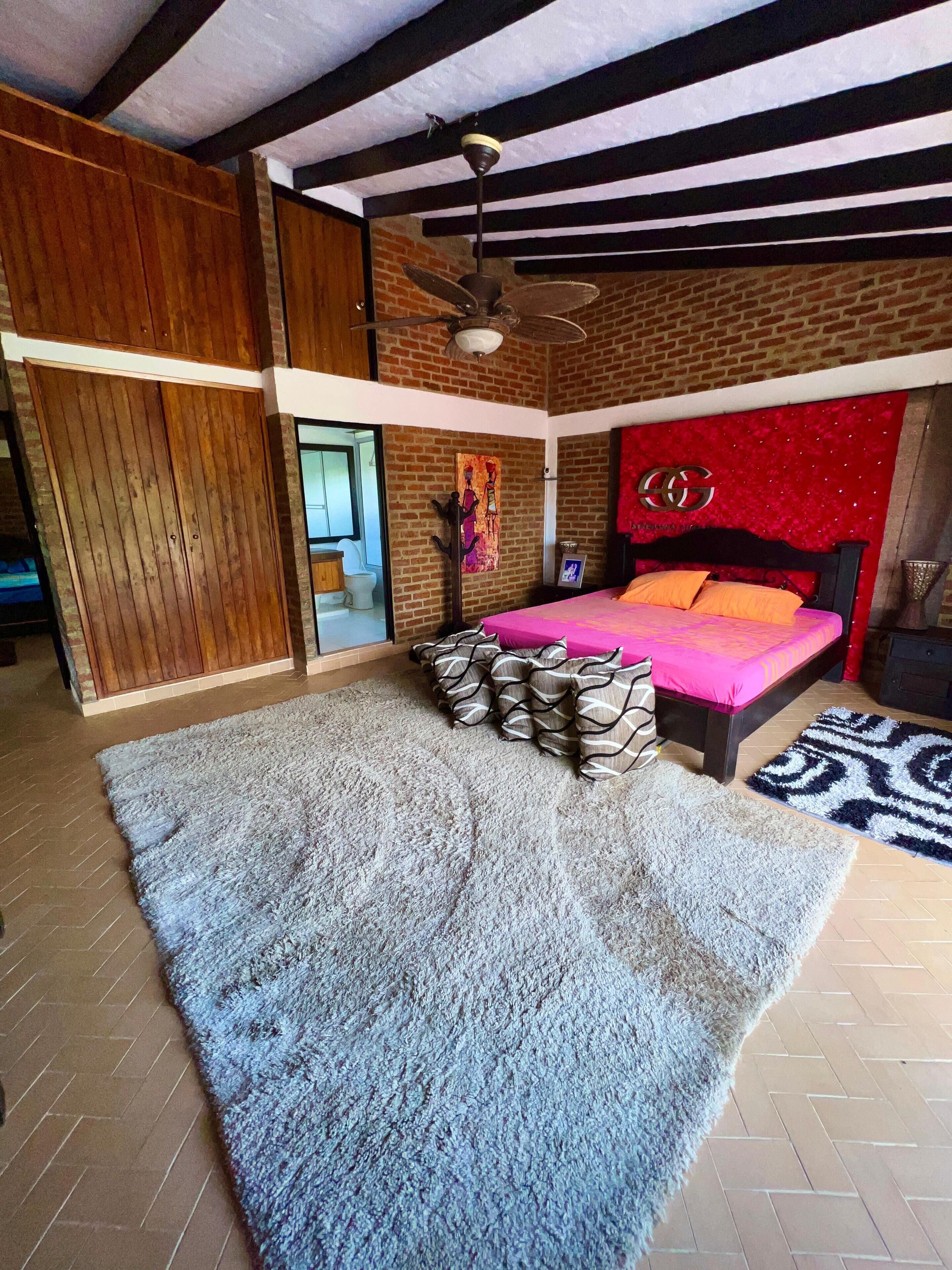 5 多间卧室、WiFi、床单