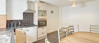 Skinningrove Apartment Five