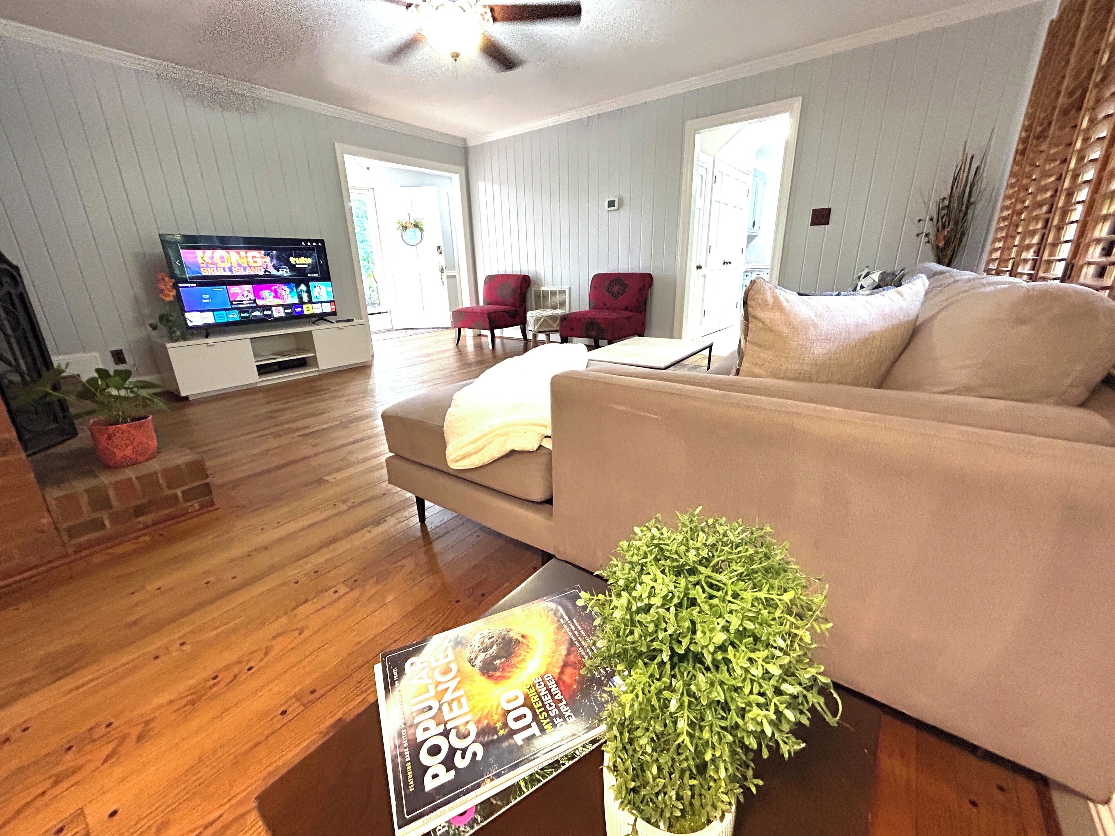 Smart TV, table tennis