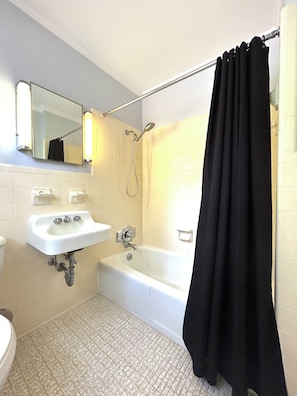 Handtücher, Seife, Toilettenpapier