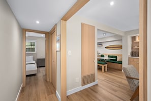 2 chambres, fer et planche à repasser, Wi-Fi, draps fournis