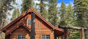 The Cozy Acorn Cascade Lake Retreat