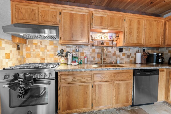 Electric kettle, toaster