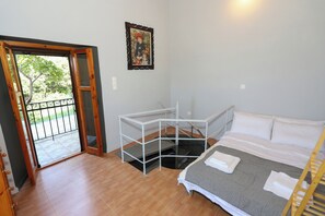 2 chambres, fer et planche à repasser, Wi-Fi, draps fournis