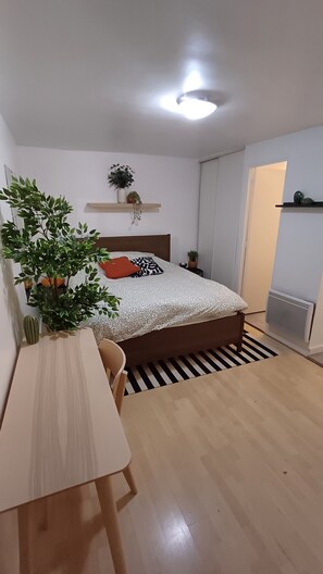1 bedroom, free WiFi, bed sheets