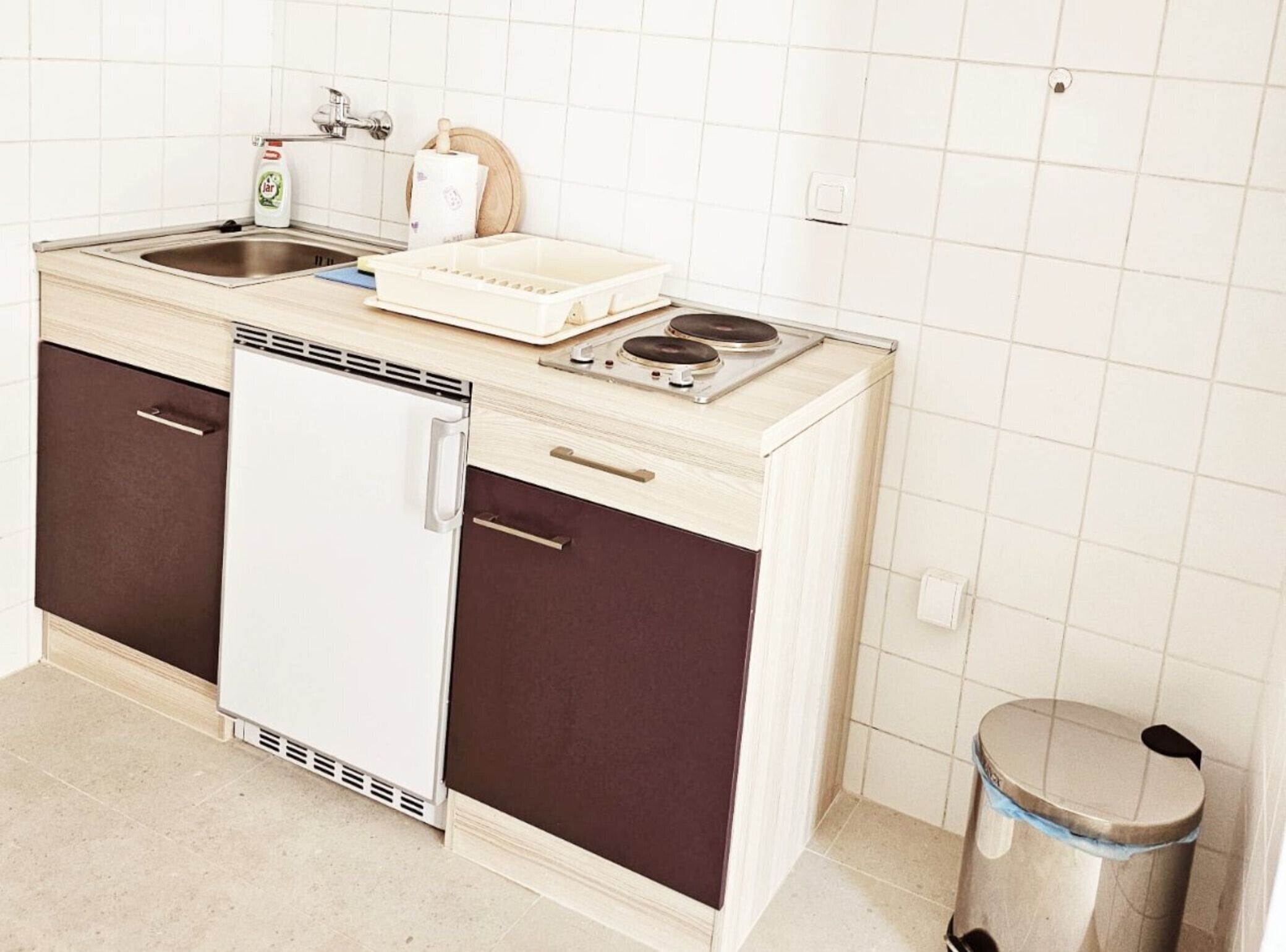 Fridge, stovetop, cookware/dishes/utensils