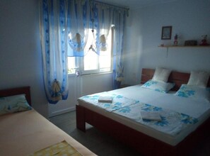 1 bedroom, iron/ironing board, WiFi, bed sheets