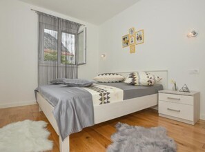 1 bedroom, iron/ironing board, Internet, bed sheets