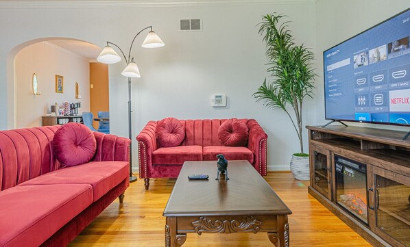 Smart TV - MidTown Flats Suite C2 (Columbus)