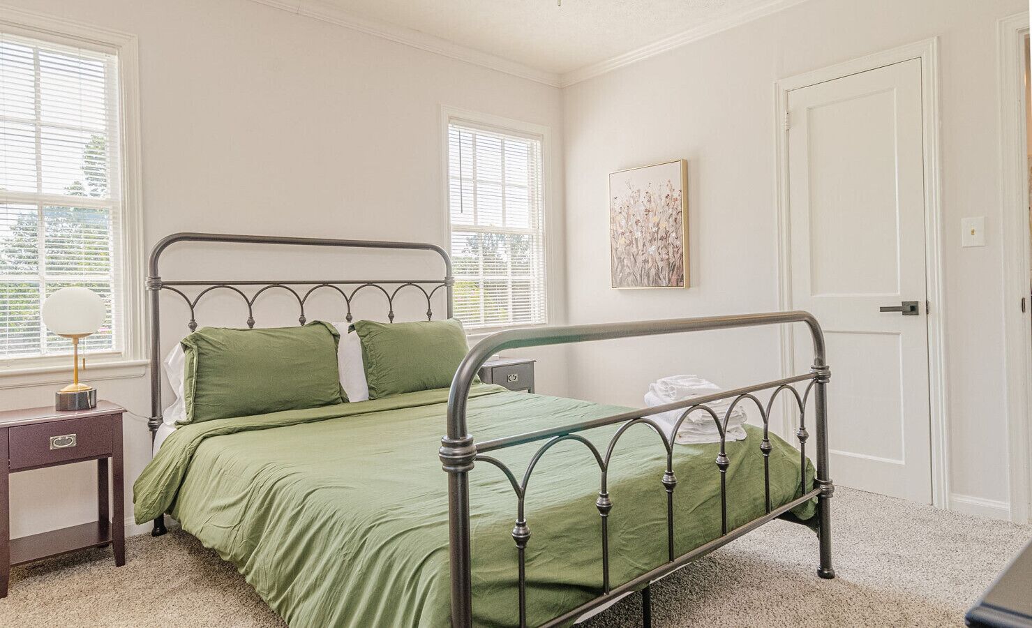 2 dormitorios, tabla de planchar con plancha, wifi gratis y ropa de cama