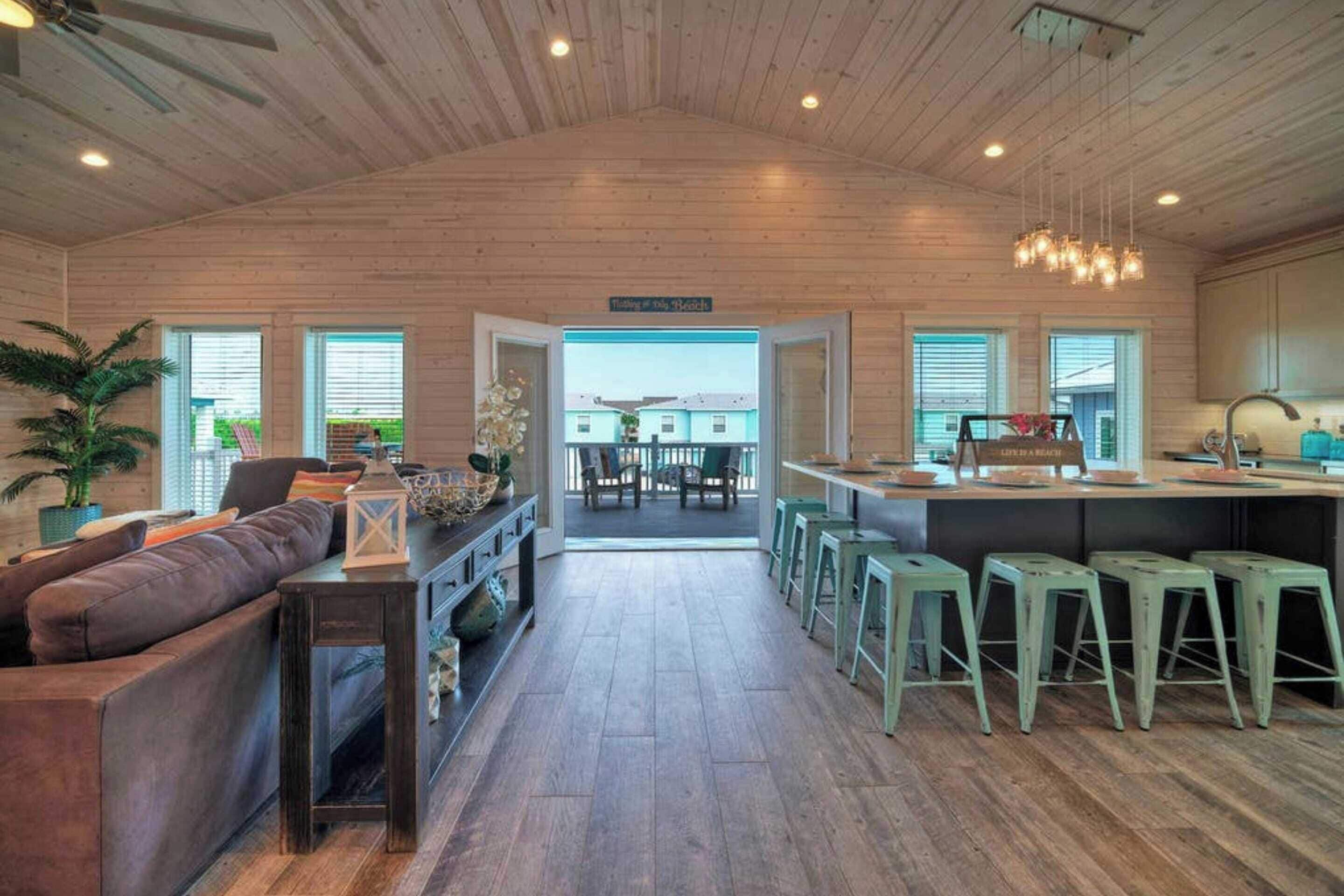 Casa (Multiple Bedrooms) | Interior