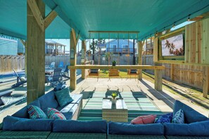 Interior - Sleeps 21, 2 Homes 2 Private Pools, Fire Pit, Swing Bar Walk to the Beach (Port Aransas)