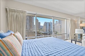 1 bedroom, iron/ironing board, WiFi, bed sheets - Steps to Beach  Resort Amenities  Kitchen (Honolulu)