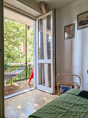 1 bedroom, iron/ironing board, free WiFi, bed sheets - Casa Orso - Romantic Stay by Lake Como - Central - Walk to Beach & Trails (Abbadia Lariana)