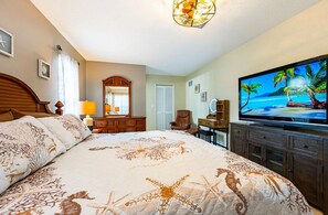 2 Schlafzimmer, Schreibtisch, Bügeleisen/Bügelbrett, Reisekinderbett